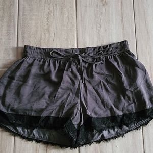 Hollister satin shorts size: Small